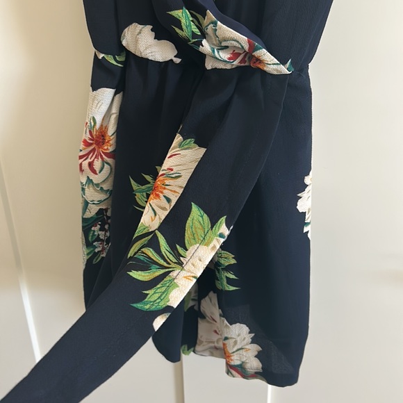 Floral Romper - Picture 2 of 11